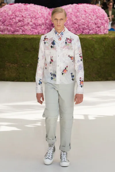 Look 38